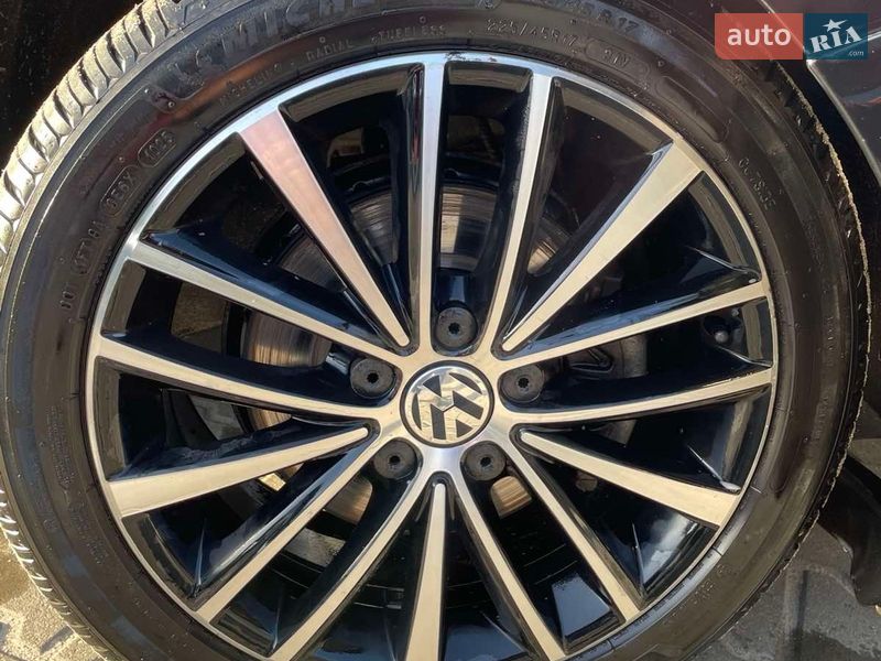 Седан Volkswagen Jetta 2016 в Вишневом фото 9 Седан Volkswagen Jetta 2016 в Вишневом