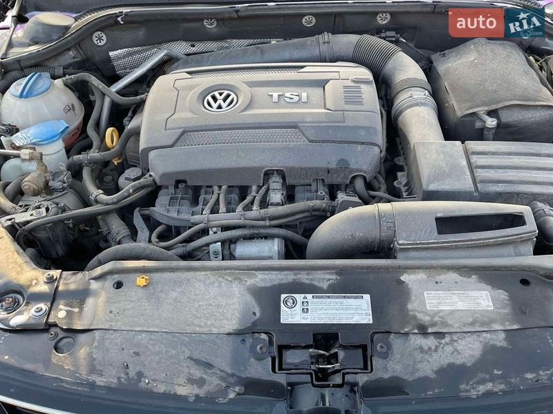 Седан Volkswagen Jetta 2016 в Вишневом фото 24 Седан Volkswagen Jetta 2016 в Вишневом