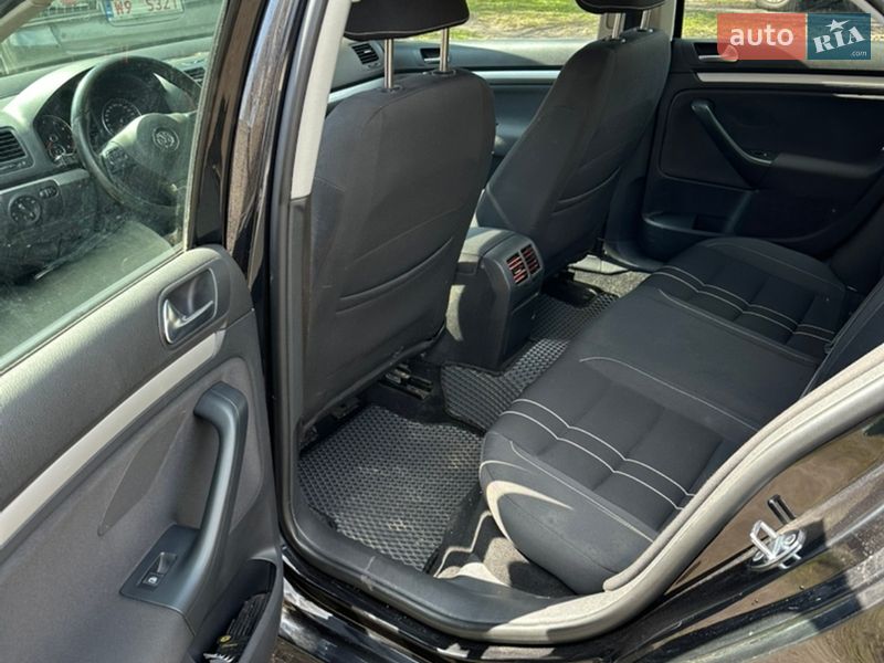 Седан Volkswagen Jetta 2009 в Конотопе