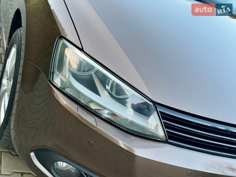 Седан Volkswagen Jetta 2011 в Одессе