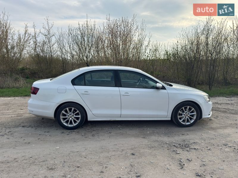 Седан Volkswagen Jetta 2016 в Киеве