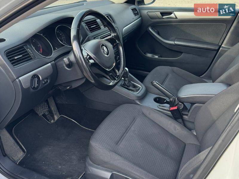 Седан Volkswagen Jetta 2016 в Киеве