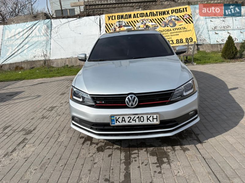 Седан Volkswagen Jetta 2016 в Киеве