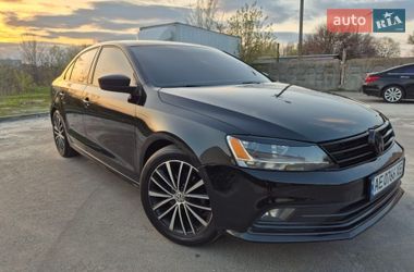 Седан Volkswagen Jetta 2015 в Днепре