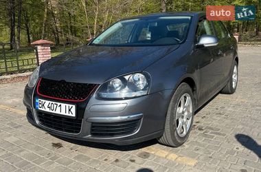 Седан Volkswagen Jetta 2005 в Рівному