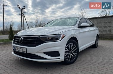 Седан Volkswagen Jetta 2020 в Львове