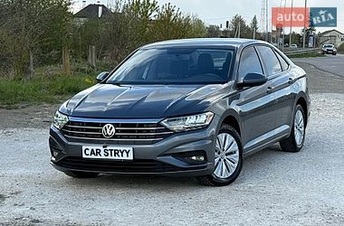 Седан Volkswagen Jetta 2018 в Стрые