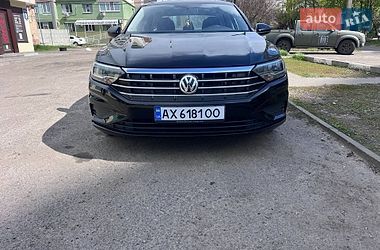 Седан Volkswagen Jetta 2019 в Харкові