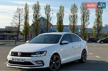 Седан Volkswagen Jetta 2016 в Киеве