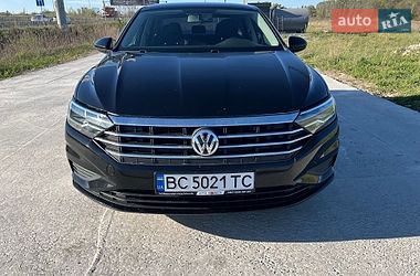 Седан Volkswagen Jetta 2019 в Львове