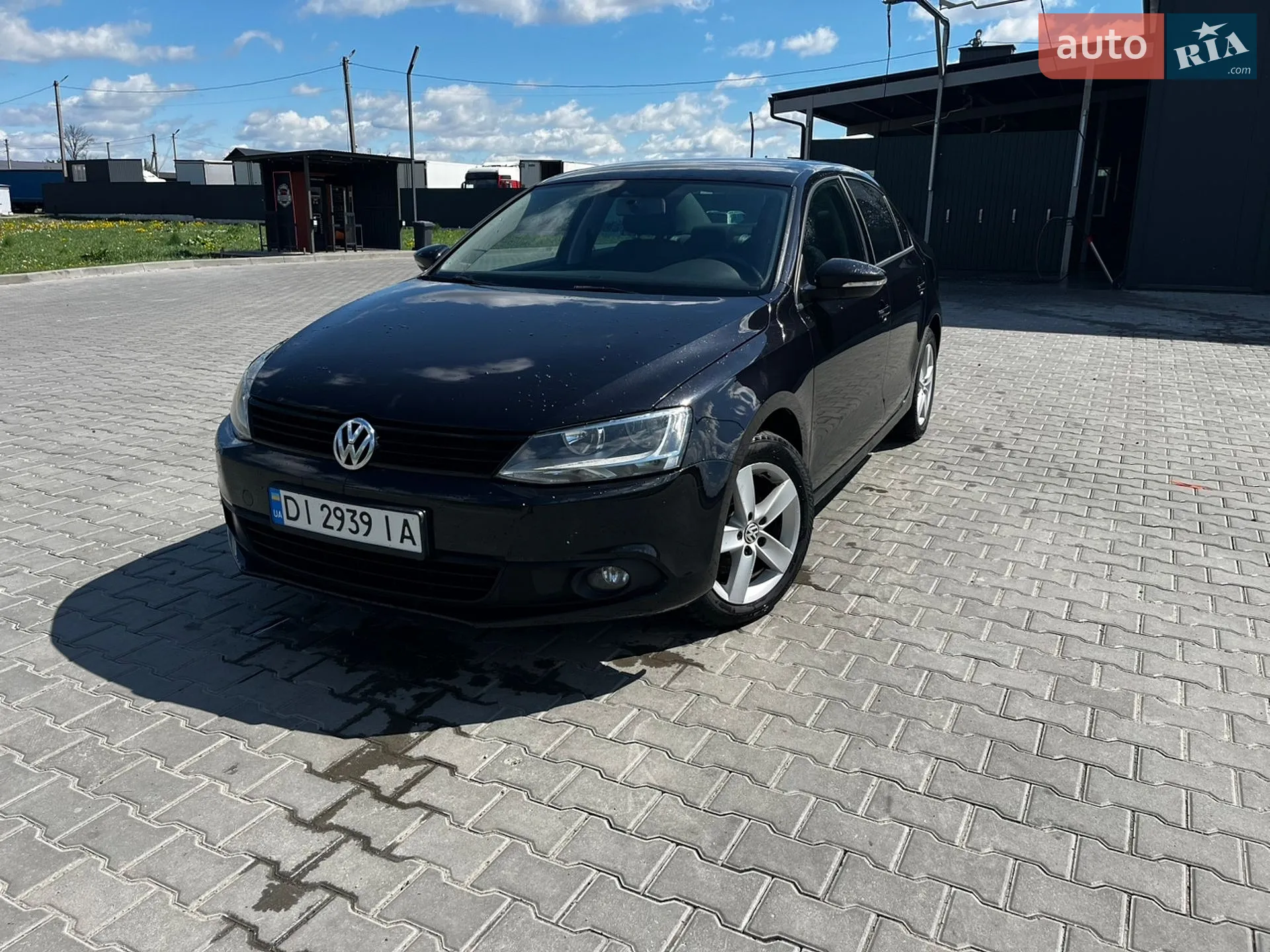 2011 Volkswagen Jetta - фото 1