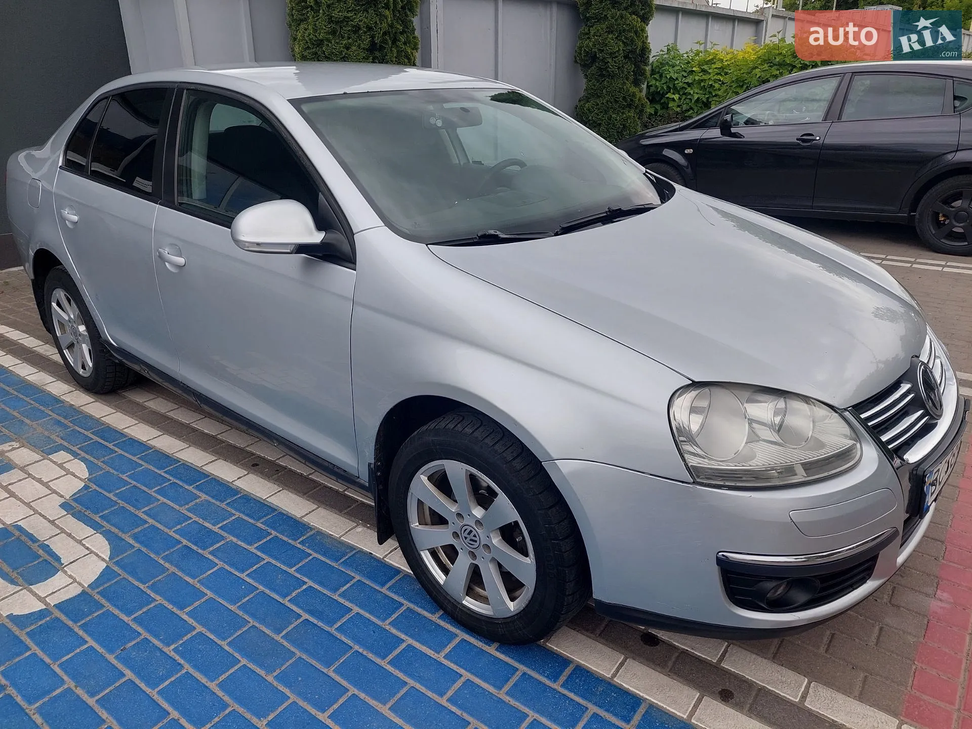 2010 Volkswagen Jetta - фото 1