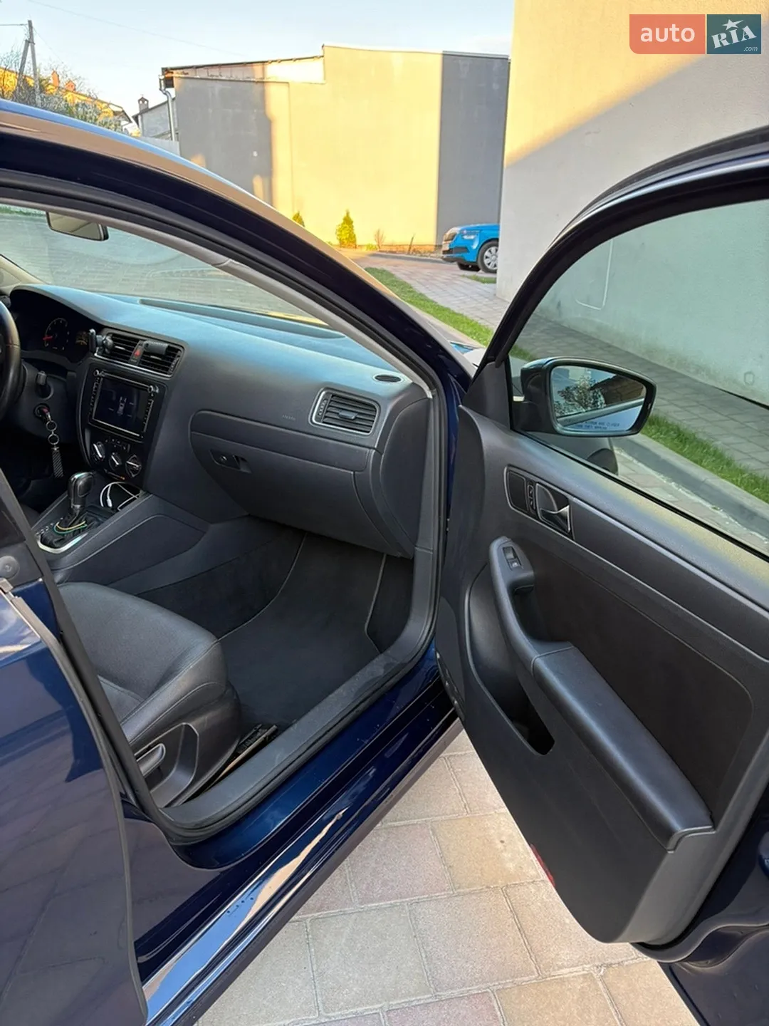 2010 Volkswagen Jetta - мініатюра 12