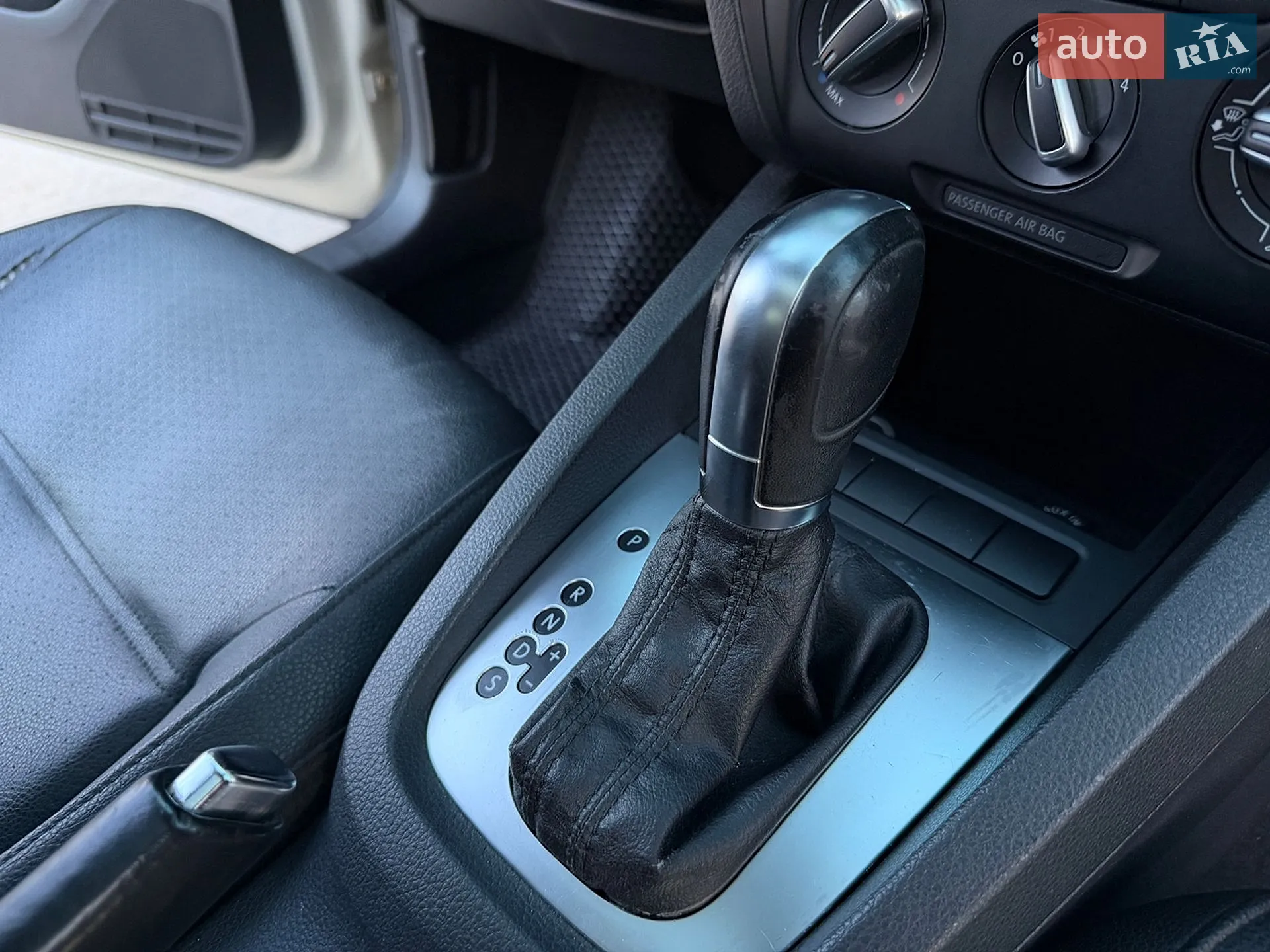 2010 Volkswagen Jetta - мініатюра 33