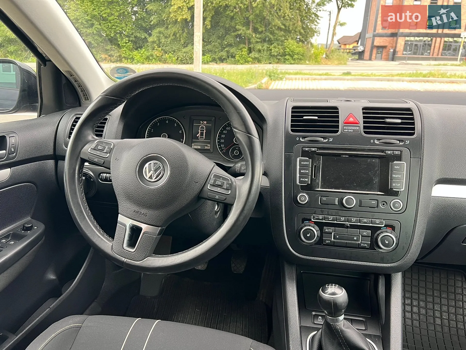 2010 Volkswagen Jetta - мініатюра 24