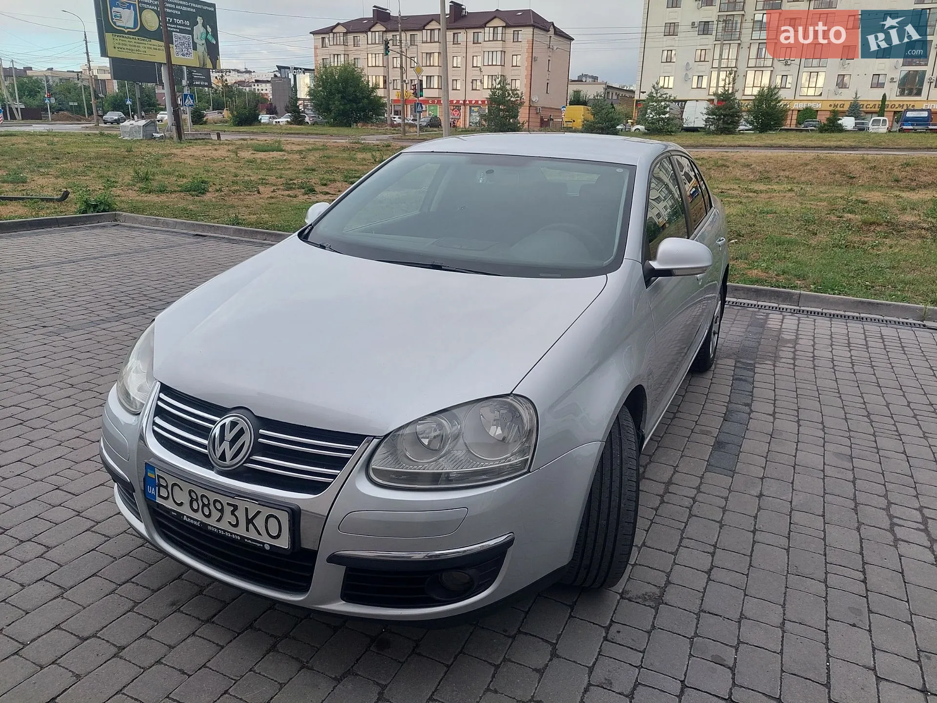 2010 Volkswagen Jetta - мініатюра 2