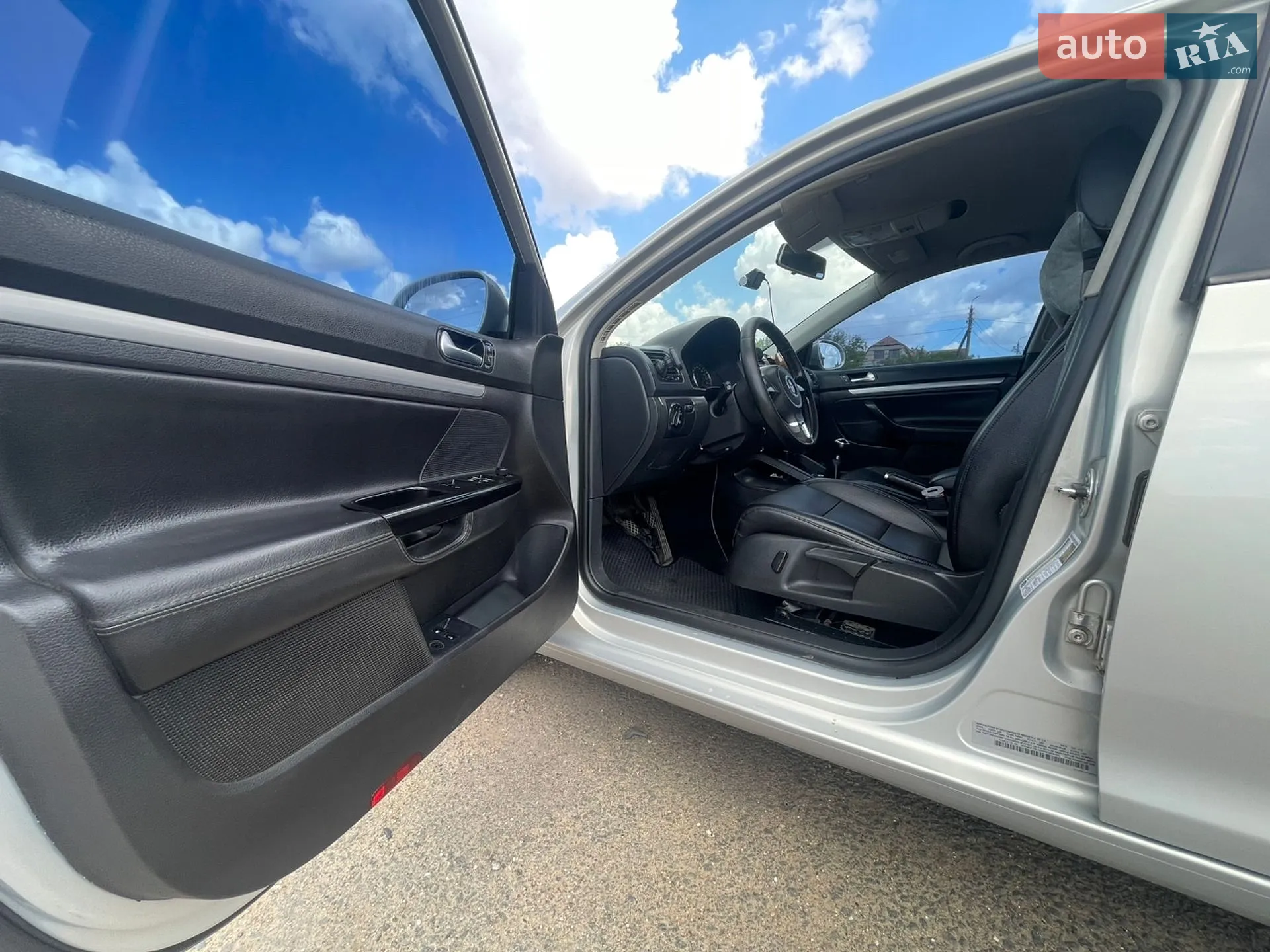 2010 Volkswagen Jetta - мініатюра 16