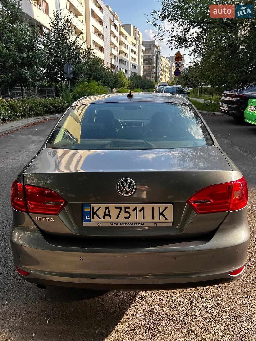 2011 Volkswagen Jetta - мініатюра 2