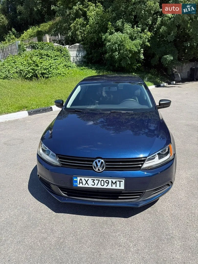 2011 Volkswagen Jetta - фото 1