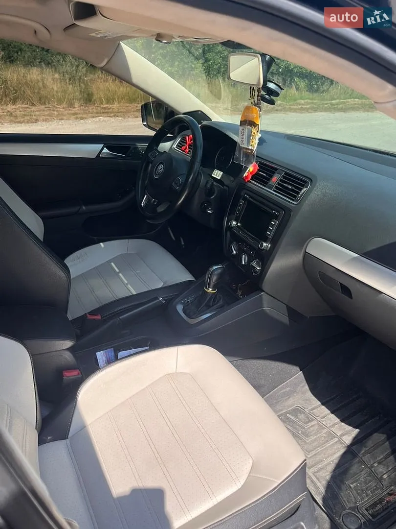 2011 Volkswagen Jetta - мініатюра 9
