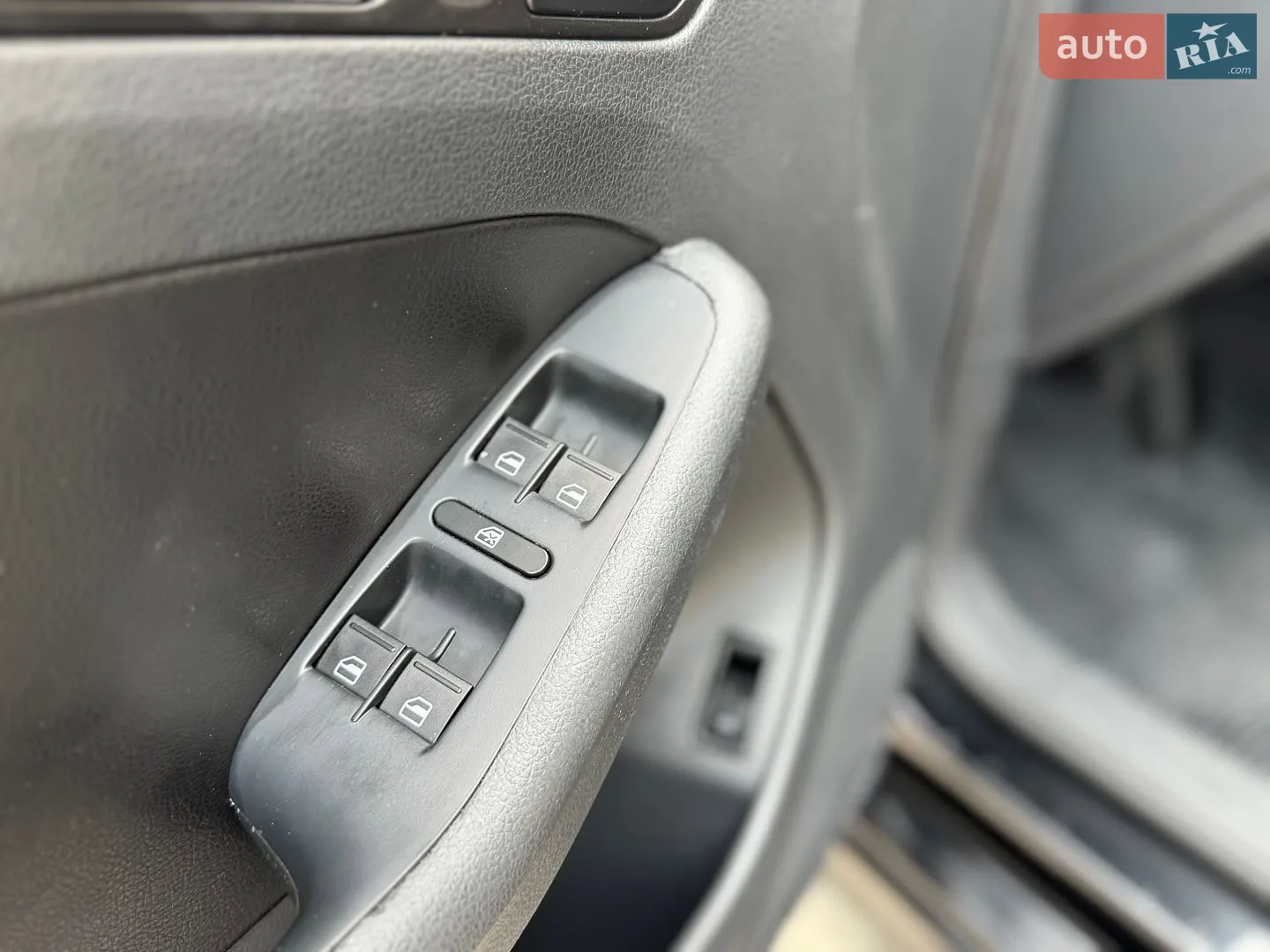 2011 Volkswagen Jetta - мініатюра 28