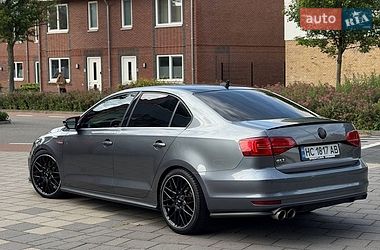 Седан Volkswagen Jetta 2017 в Черновцах