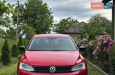 Седан Volkswagen Jetta 2015 в Ивано-Франковске