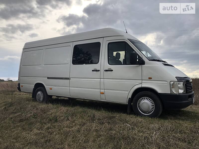 Вантажопасажирський фургон Volkswagen LT 2004 в Володимирі