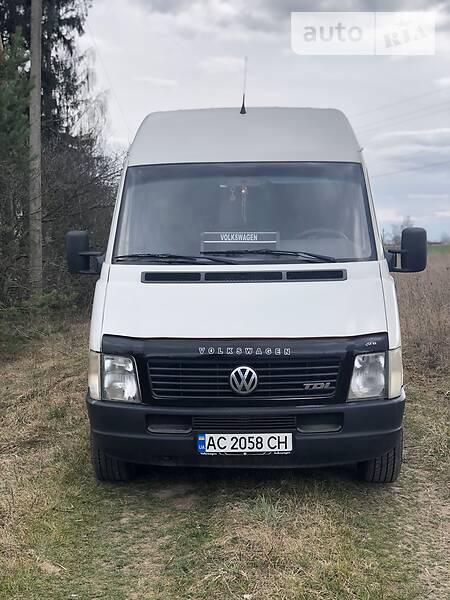 Вантажопасажирський фургон Volkswagen LT 2004 в Володимирі