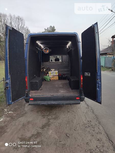 Вантажопасажирський фургон Volkswagen LT 2003 в Києві