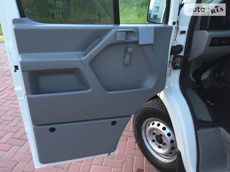 Вантажопасажирський фургон Volkswagen LT 2004 в Рівному