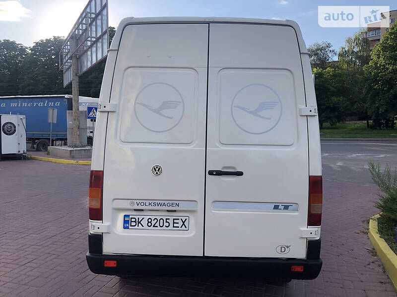 Вантажопасажирський фургон Volkswagen LT 2004 в Рівному