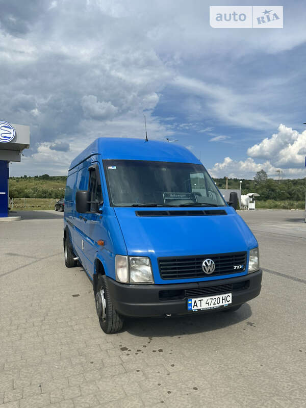 Вантажний фургон Volkswagen LT 2002 в Городенці