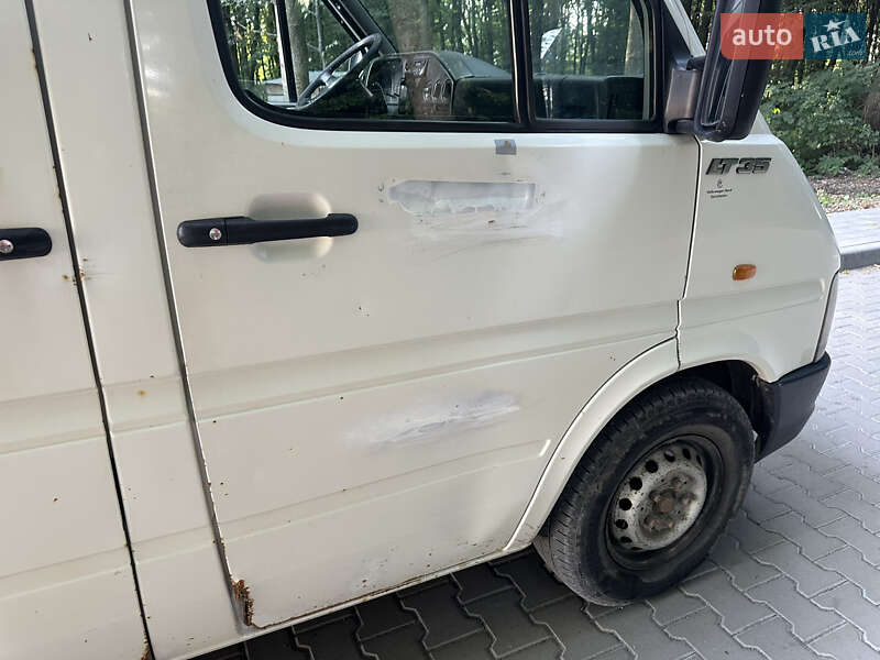 Грузопассажирский фургон Volkswagen LT 2003 в Тернополе