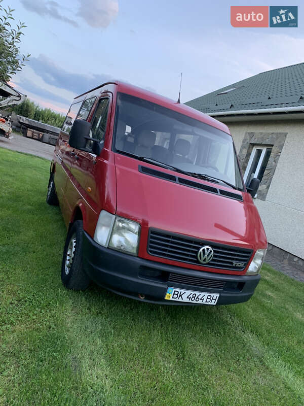 Вантажопасажирський фургон Volkswagen LT 2002 в Дубні