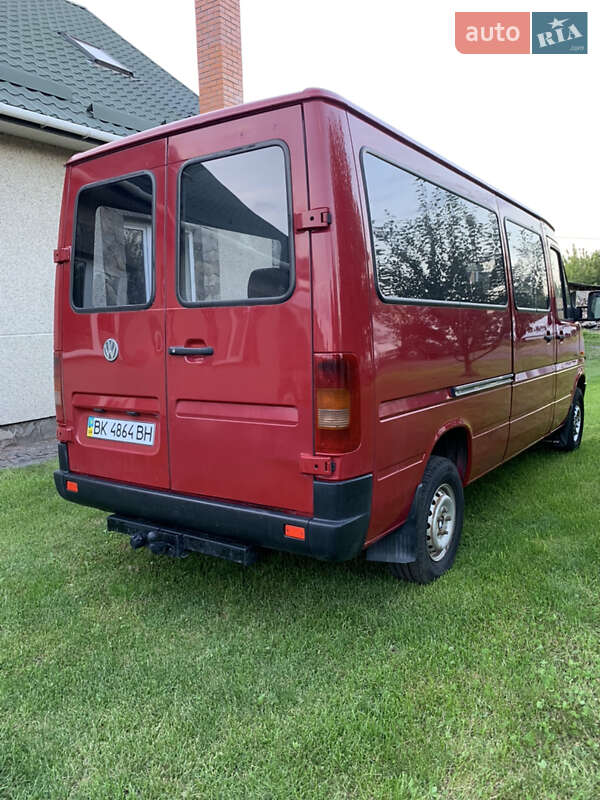 Вантажопасажирський фургон Volkswagen LT 2002 в Дубні