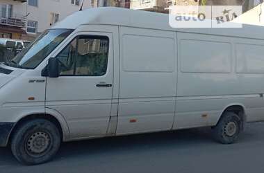 Вантажопасажирський фургон Volkswagen LT 2004 в Вороняках