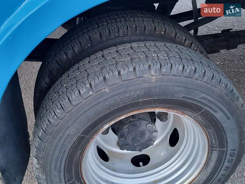 Вантажний фургон Volkswagen LT 1995 в Рівному