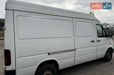 Грузовой фургон Volkswagen LT 2002 в 