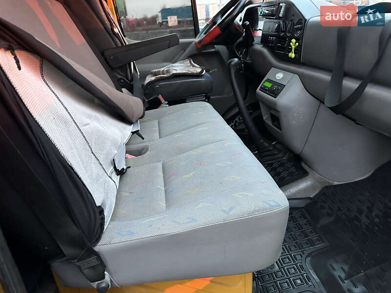 Вантажний фургон Volkswagen LT 2006 в Мукачевому