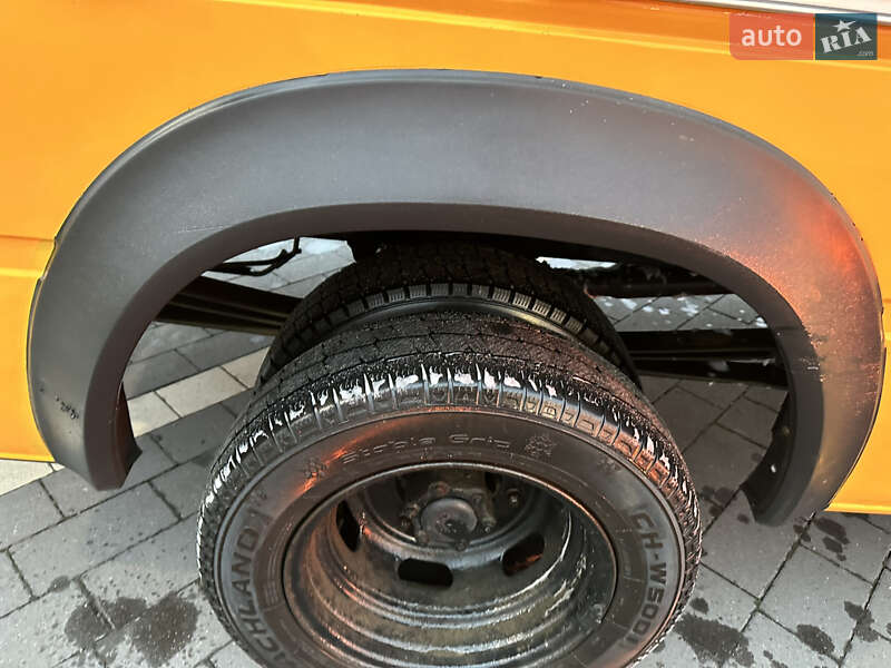 Вантажний фургон Volkswagen LT 2006 в Мукачевому