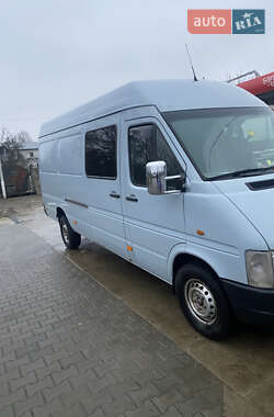 Вантажопасажирський фургон Volkswagen LT 2004 в Косові