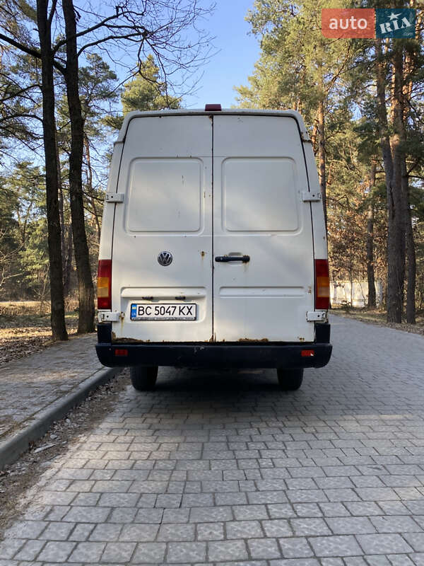 Грузовой фургон Volkswagen LT 2004 в Львове