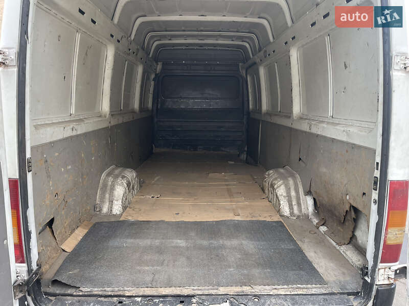 Вантажний фургон Volkswagen LT 2004 в Житомирі