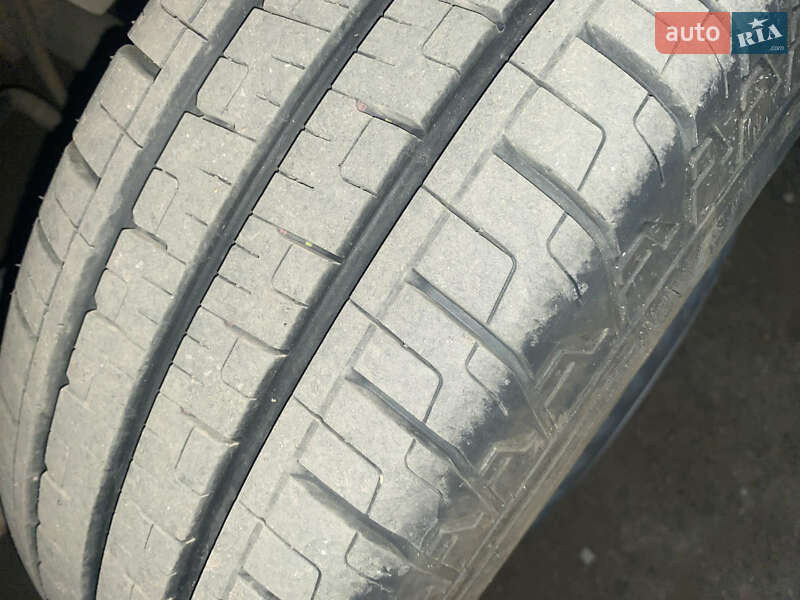 Вантажний фургон Volkswagen LT 2004 в Жмеринці