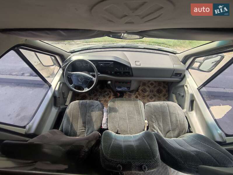 Вантажопасажирський фургон Volkswagen LT 2000 в Хмельницькому