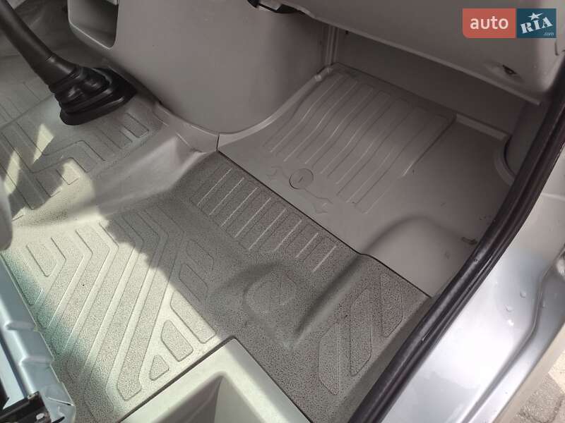 Микроавтобус Volkswagen LT 2006 в Ровно