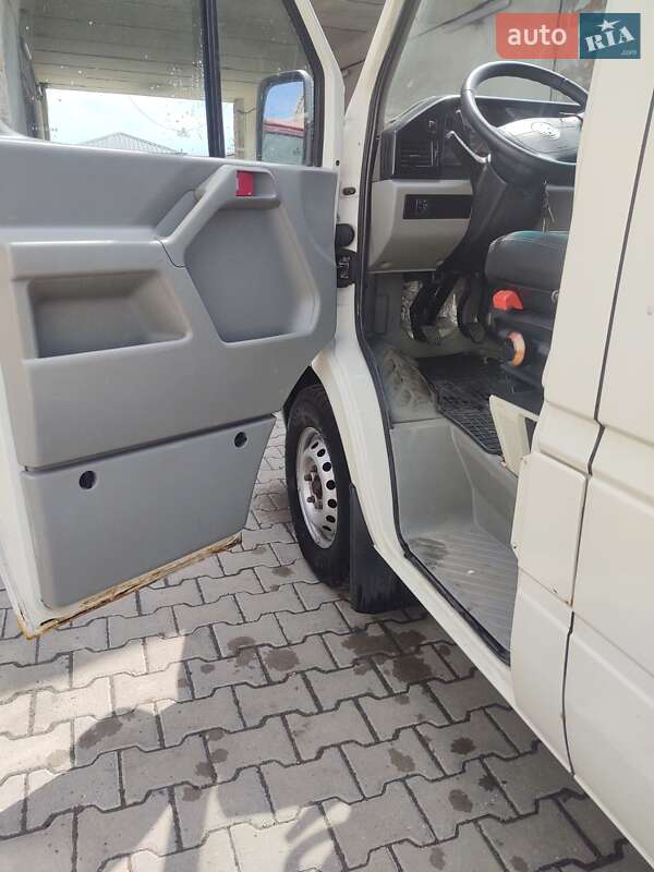 Вантажний фургон Volkswagen LT 2005 в Гощі