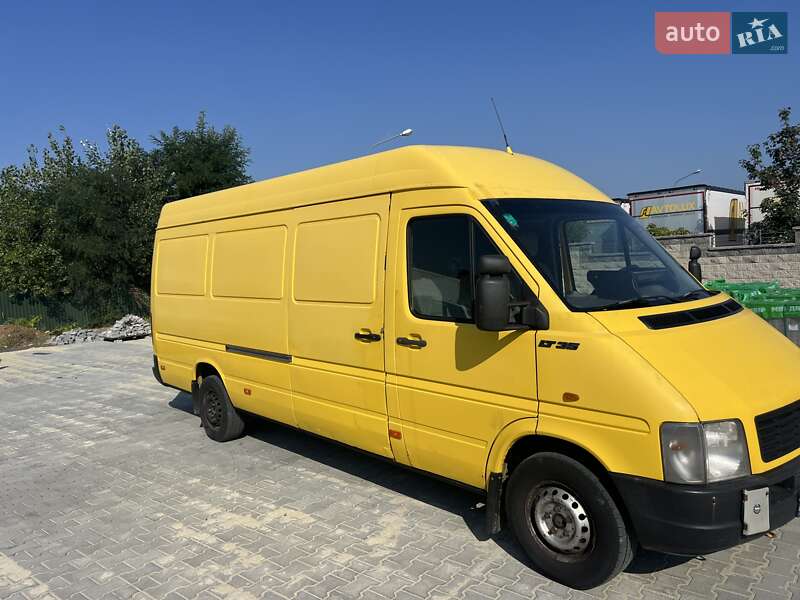 Вантажний фургон Volkswagen LT 2006 в Мукачевому