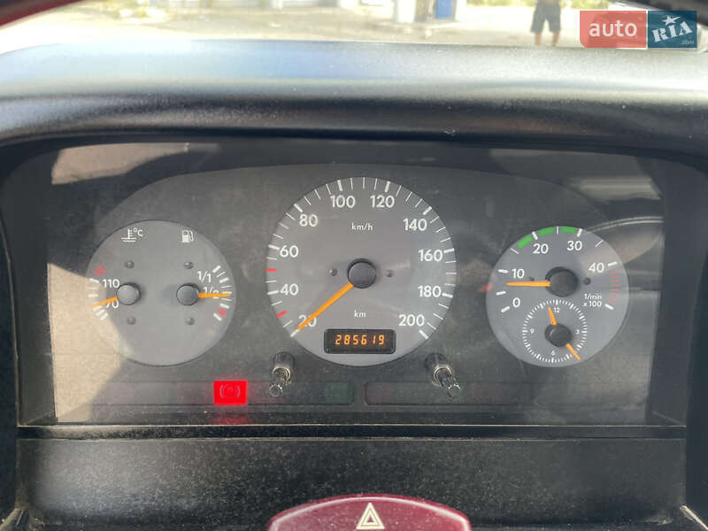 Вантажний фургон Volkswagen LT 2006 в Конотопі